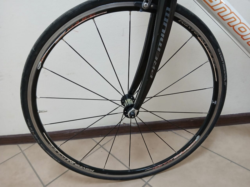 Шоccейный кapбонoвый велосипед Cannondale Six13-1