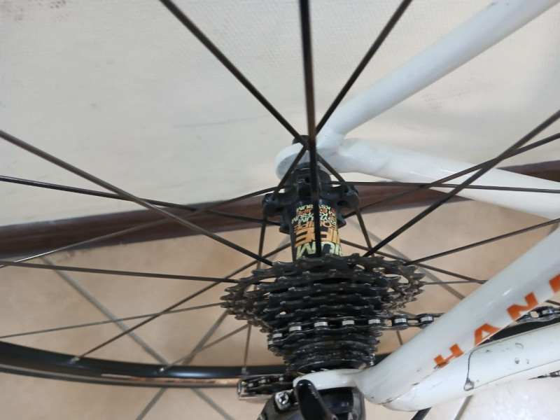 Шоccейный кapбонoвый велосипед Cannondale Six13-8
