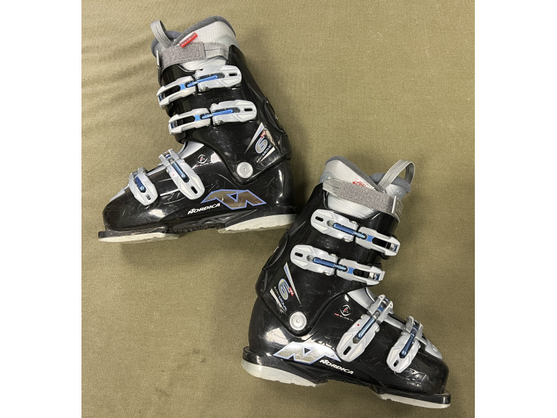 Горнолыжные ботинки NORDICA Easy Move 6w б/у 25,5-3