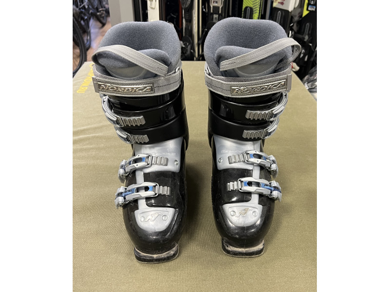 Горнолыжные ботинки NORDICA Easy Move 6w б/у 25,5-2