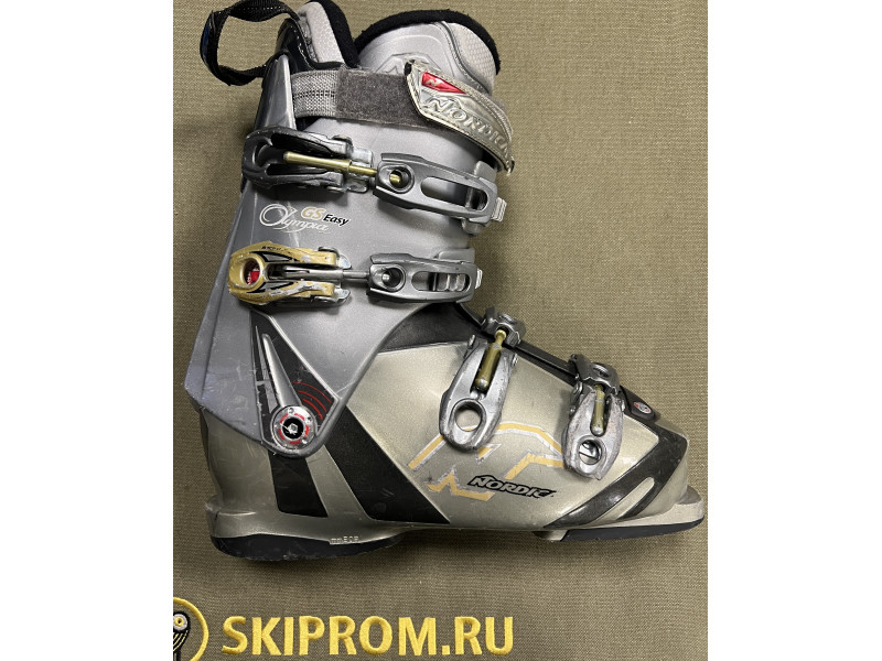 Ботинки  горнолыжные NORDICA б/у 26,5